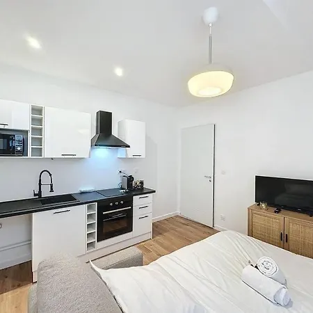 Cosy Studio, Centre Thomassin 1 *