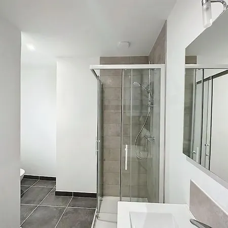 Cosy Studio, Centre Thomassin 1 *