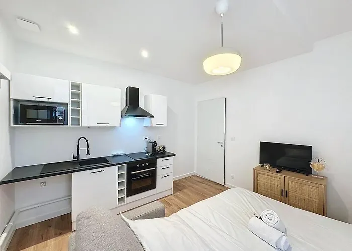 Cosy Studio, Centre Thomassin 1 *